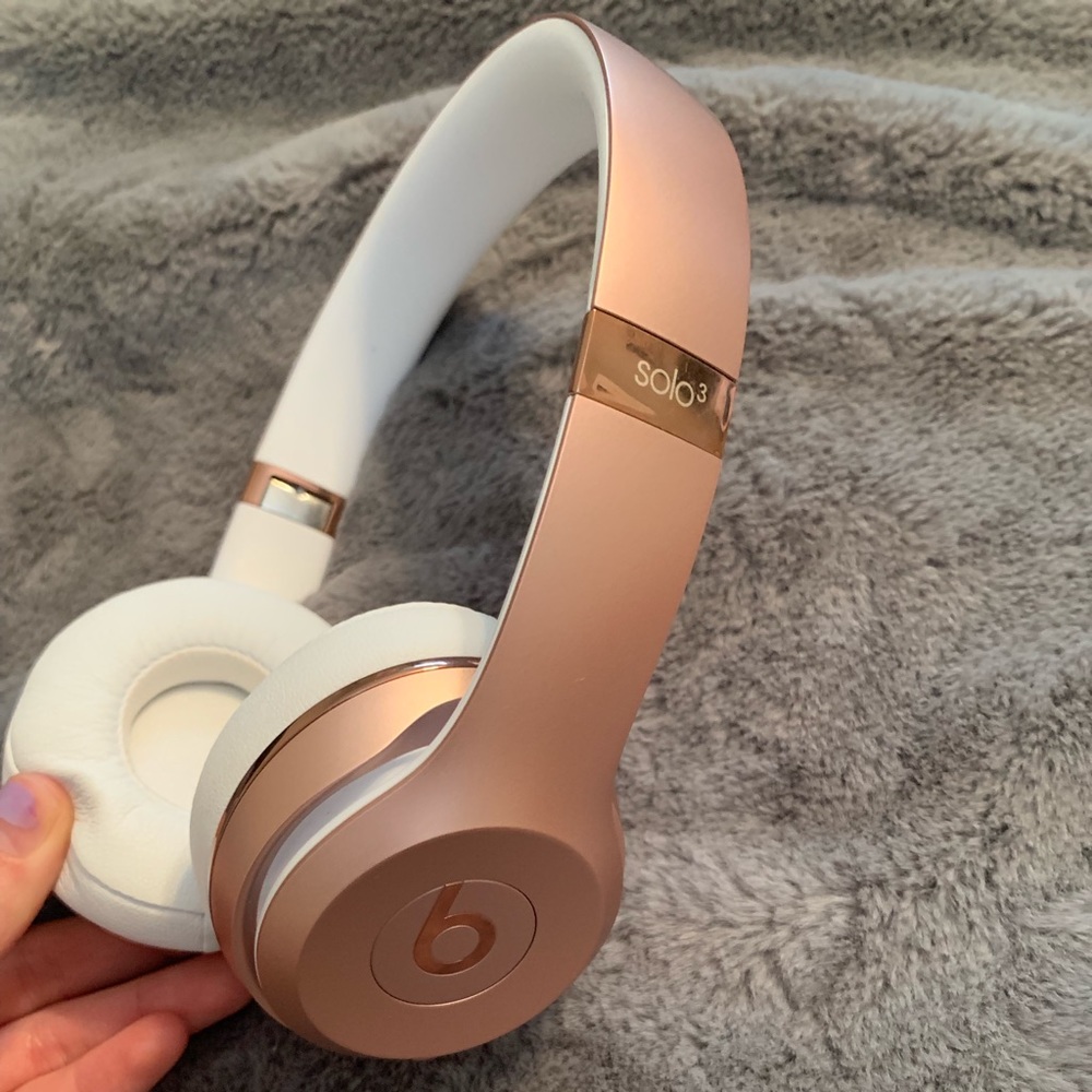 Beats solo3 wireless headphones